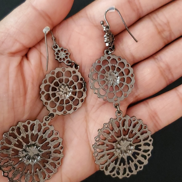 Earrings - Picture 2 of 3